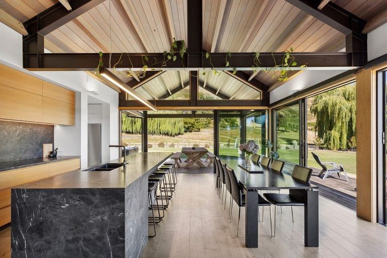 Photo of property in 58 Oak Lane, Wanaka, 9305