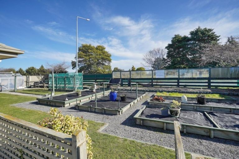 Photo of property in 13 Yellowlees Drive, Kaiapoi, 7630