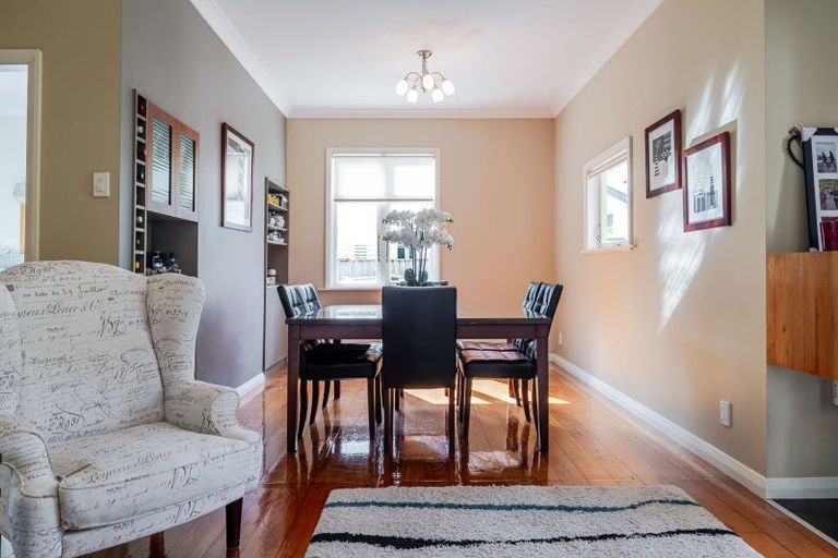 Photo of property in 53 Russell Street, Palmerston North, 4414