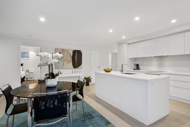 Photo of property in 32 Awatira Drive, Papamoa Beach, Papamoa, 3118