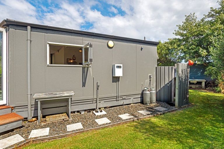 Photo of property in 86 Fortescue Street, Mahia, 4198