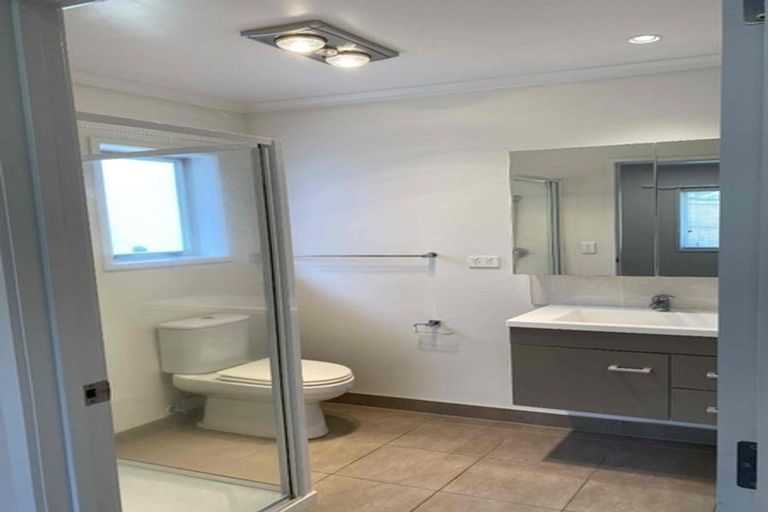 Photo of property in 3a Ascot Avenue, Henderson, Auckland, 0610