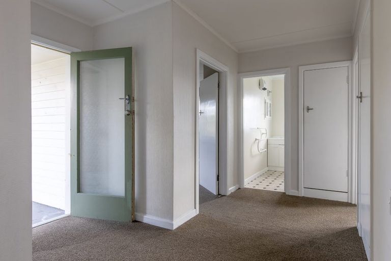 Photo of property in 12 Woburn Street, Waipukurau, 4200