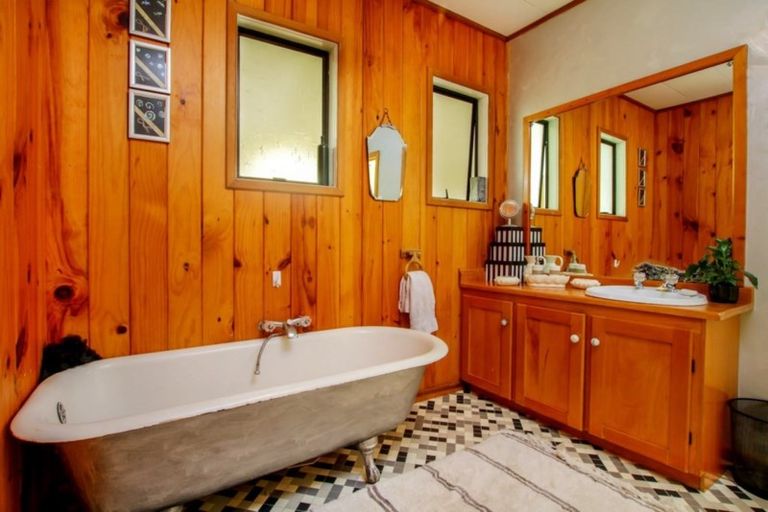 Photo of property in 5 Kirkpatrick Street, Kohukohu, 0491