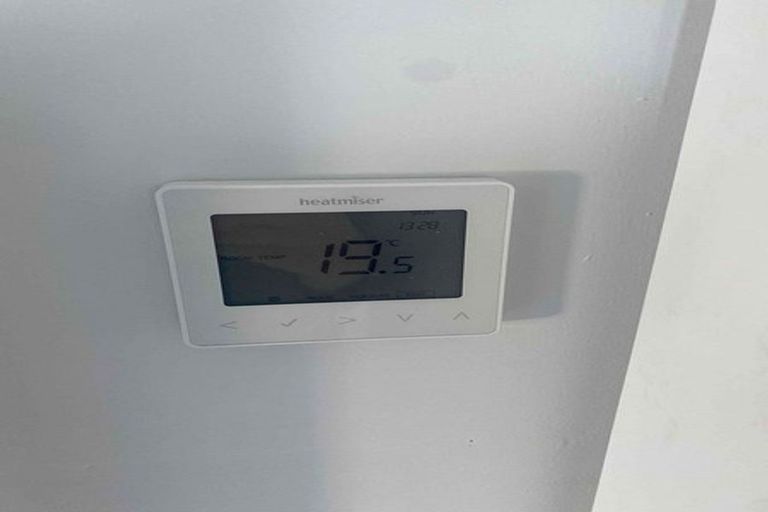 Photo of property in 176 Miromiro Road, Normandale, Lower Hutt, 5010