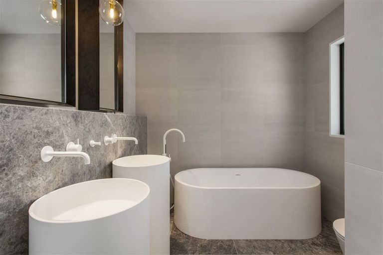 Photo of property in 12a Memorial Avenue, Ilam, Christchurch, 8053