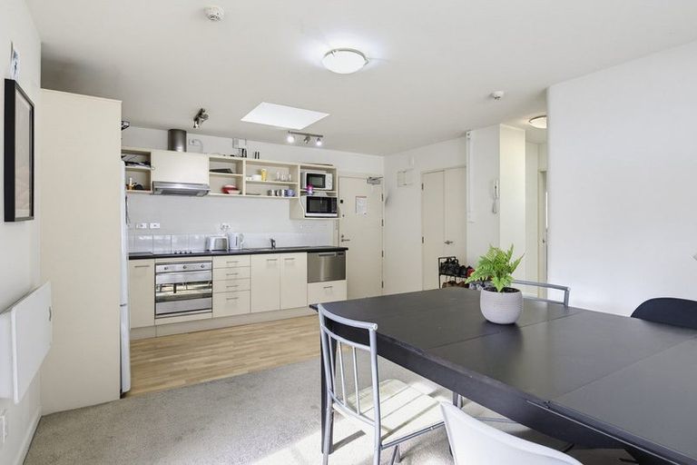 Photo of property in Westhaven Apartments, 23/127 Molesworth Street, Thorndon, Wellington, 6011