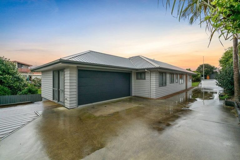 Photo of property in 20 Mcleod Road, Weymouth, Auckland, 2103