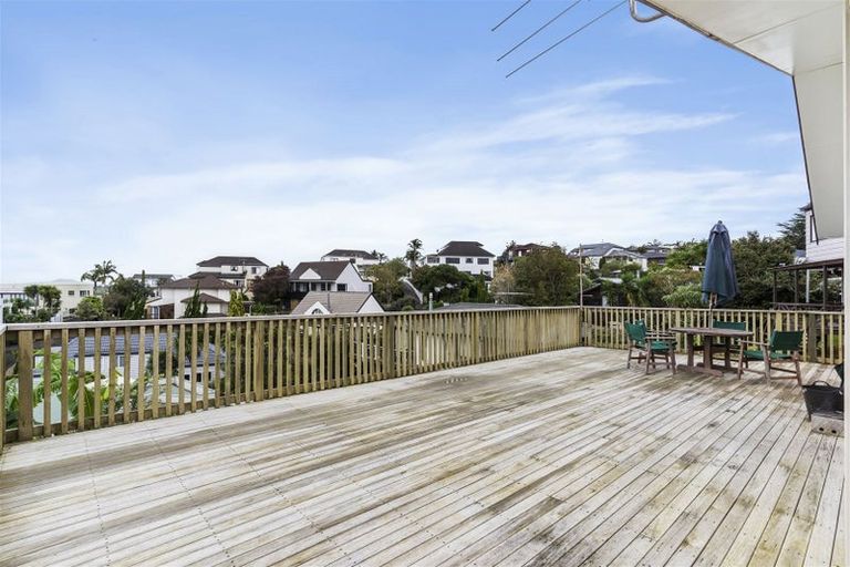 Photo of property in 1/15 Gwenand Place, Botany Downs, Auckland, 2010