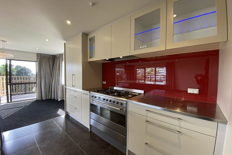 Photo of property in 40 Whangaparaoa Road, Red Beach, 0932