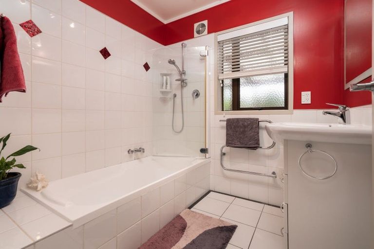 Photo of property in 2 Drayton Place, Leamington, Cambridge, 3432