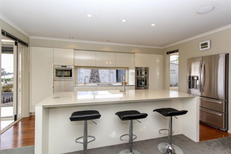 Photo of property in 46 Alberta Road, Glen Avon, New Plymouth, 4312