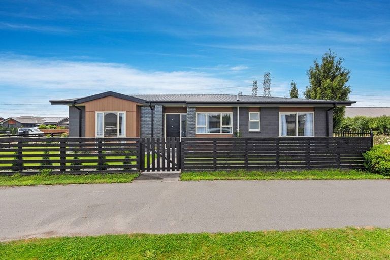 Photo of property in 25 Arabella Crescent, Yaldhurst, Christchurch, 8042