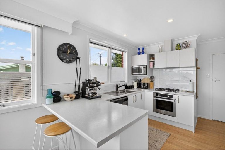 Photo of property in 2 Fern Way, Brookfield, Tauranga, 3110