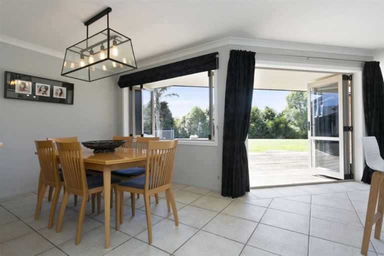 Photo of property in 61a Saint Kilda Road, Cambridge, 3434