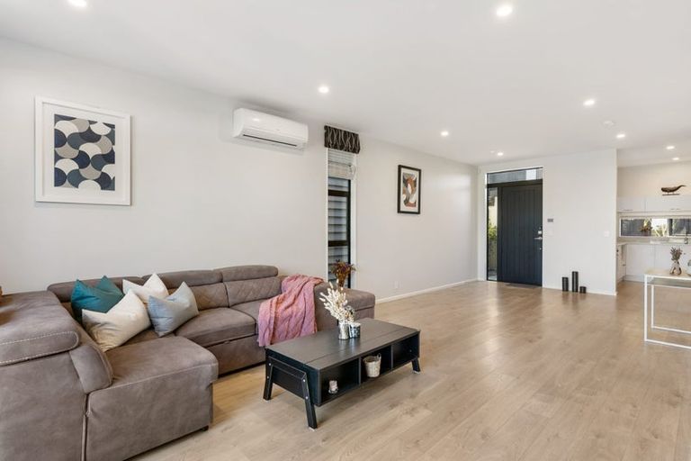 Photo of property in 17 Battalion Drive, Papakura, 2110