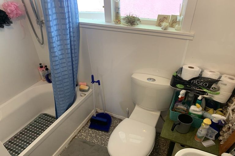 Photo of property in 63a Oregon Drive, Maoribank, Upper Hutt, 5018