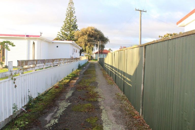 Photo of property in 15 Kirk Street, Otaki, 5512