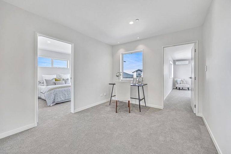 Photo of property in 10 Lumber Rise, Swanson, Auckland, 0614