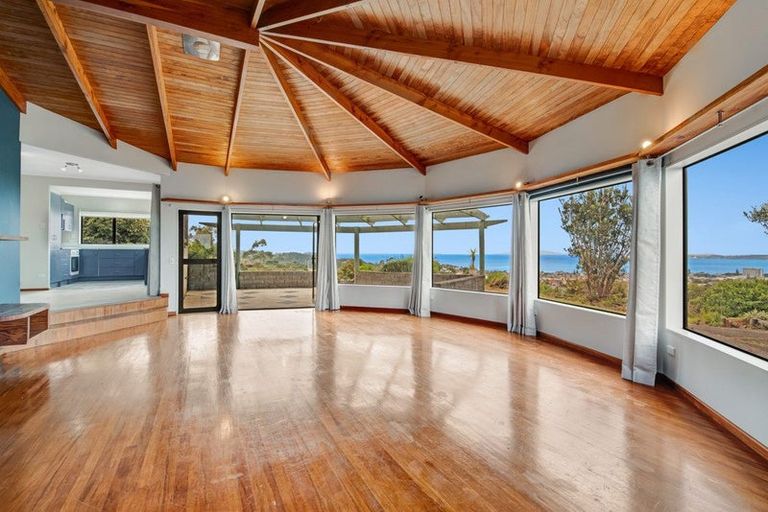 Photo of property in 9 Maire Road, Orewa, 0931