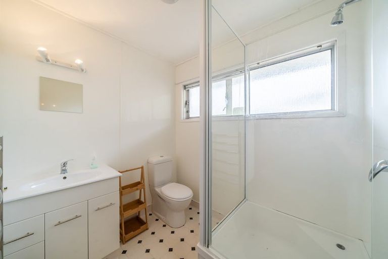 Photo of property in 2 Leeward Drive, Whitby, Porirua, 5024