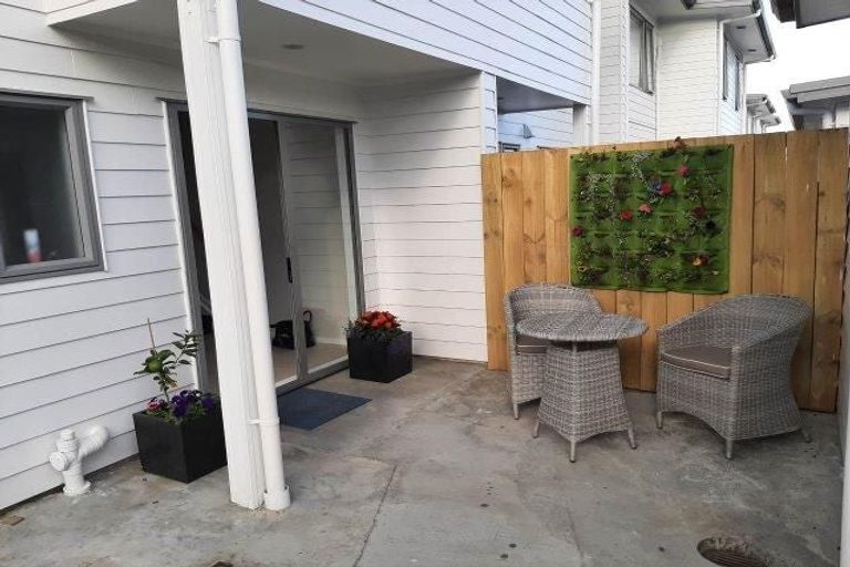 Photo of property in 1/3 Hulme Place, Henderson, Auckland, 0612