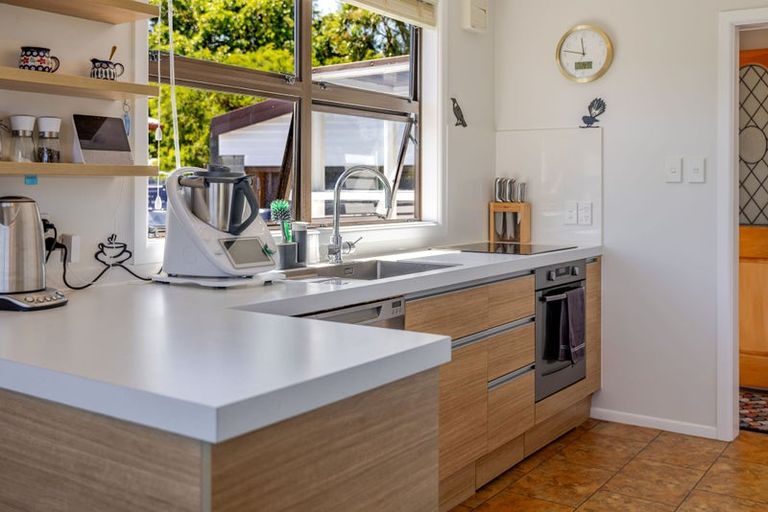 Photo of property in 150 Tilley Road, Paekakariki, 5034