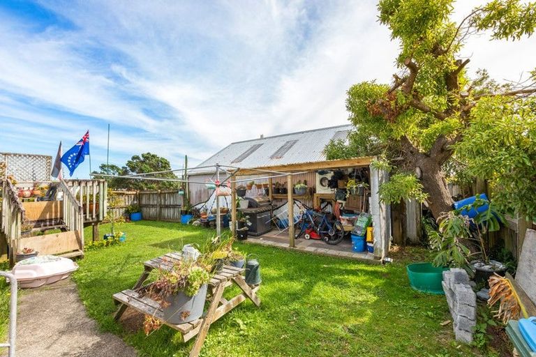 Photo of property in 126 Corinna Street, Waitangirua, Porirua, 5024