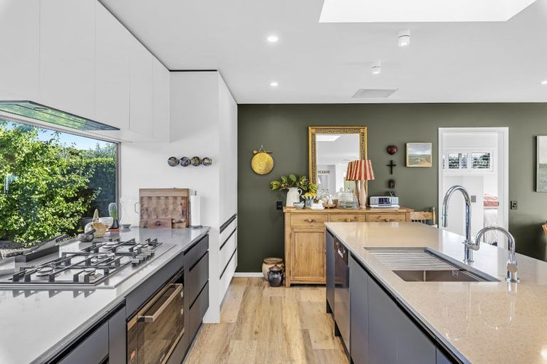 Photo of property in 1037 State Highway 1, Te Horo, Otaki, 5581