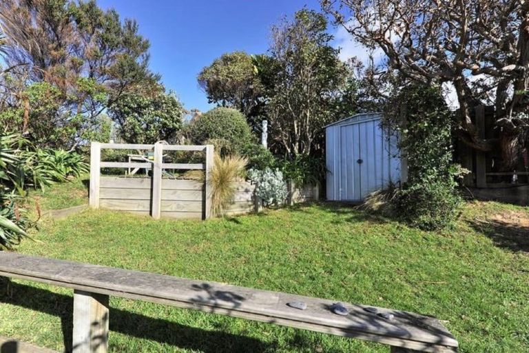 Photo of property in 7 Cam Street, Island Bay, Wellington, 6023
