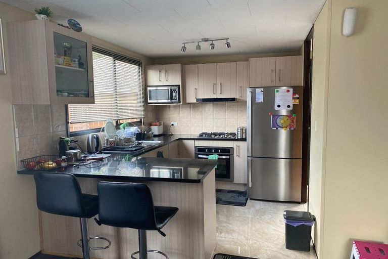 Photo of property in 2/11 Nearco Street, Randwick Park, Auckland, 2105