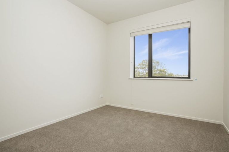 Photo of property in 104/165 Lake Road, Northcote, Auckland, 0627