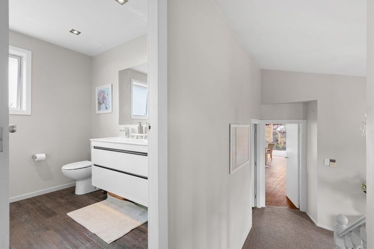 Photo of property in 25 Hillcrest Place, Avonhead, Christchurch, 8042