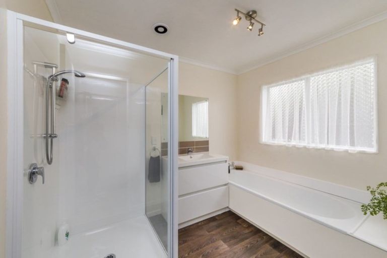 Photo of property in 14a Cecil Place, Cloverlea, Palmerston North, 4412