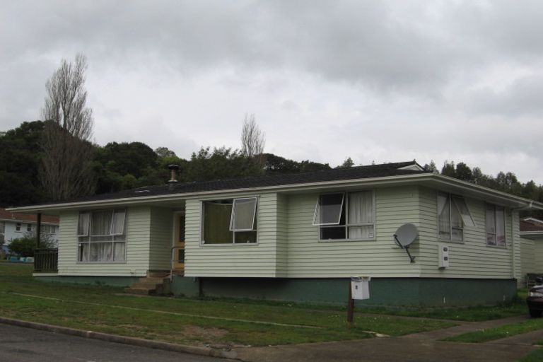 Photo of property in 2 Game Place, Red Hill, Papakura, 2110