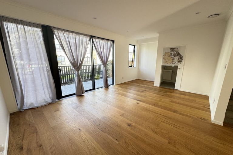 Photo of property in 15 Mahalo Avenue, Wiri, Auckland, 2104