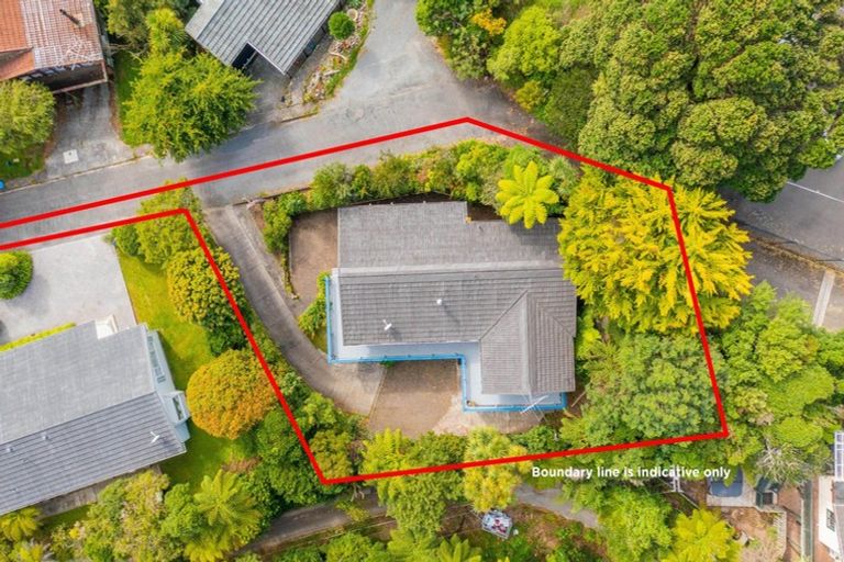 Photo of property in 7 Miromiro Road, Normandale, Lower Hutt, 5010