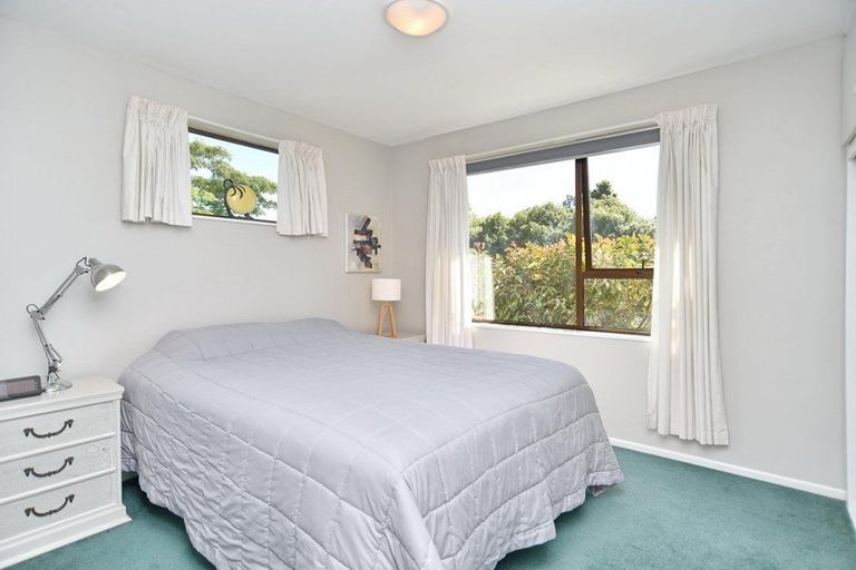 Photo of property in 4 Sonning Place, Redwood, Christchurch, 8051
