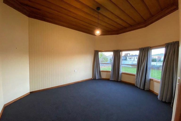 Photo of property in 18 Wood Street, Takaro, Palmerston North, 4410