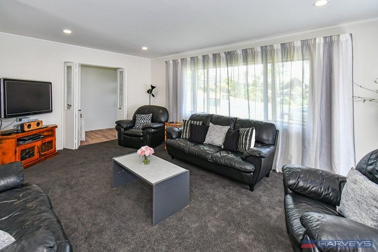 Photo of property in 67 Kuripaka Crescent, The Gardens, Auckland, 2105