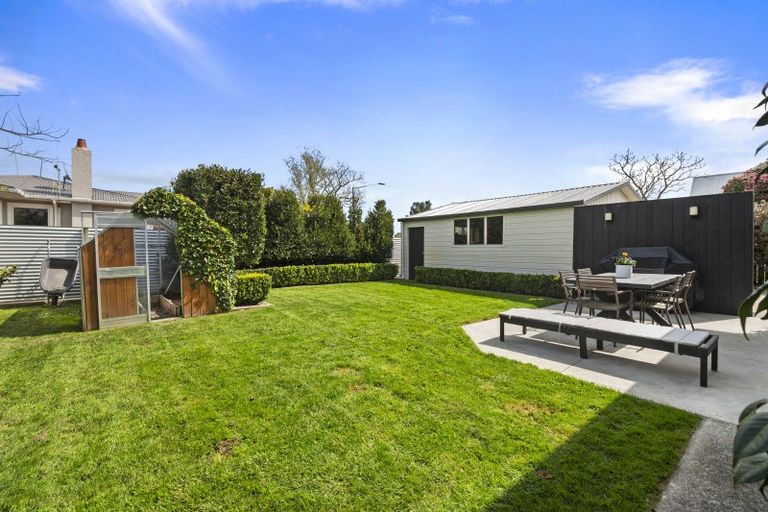 Photo of property in 42 Park Road, West End, Palmerston North, 4412