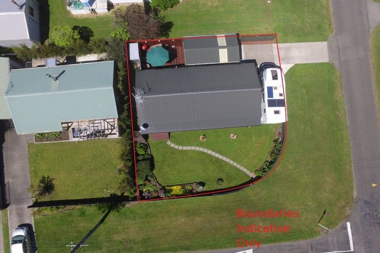 Photo of property in 11 Te Awa Street, Foxton Beach, Foxton, 4815