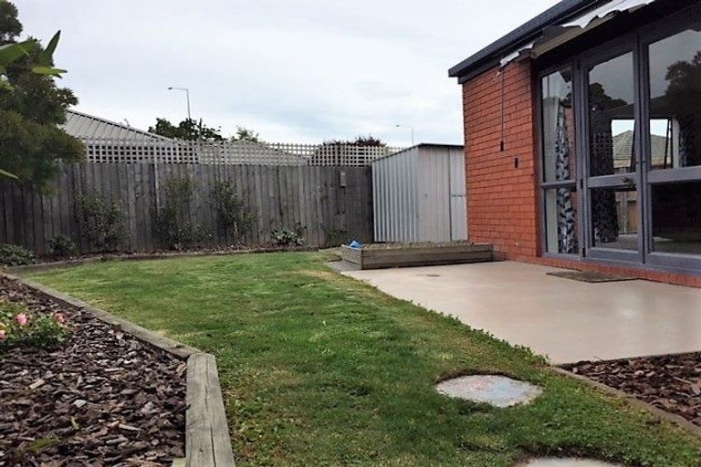 Photo of property in 2/27 Cardigan Bay Place, Addington, Christchurch, 8024