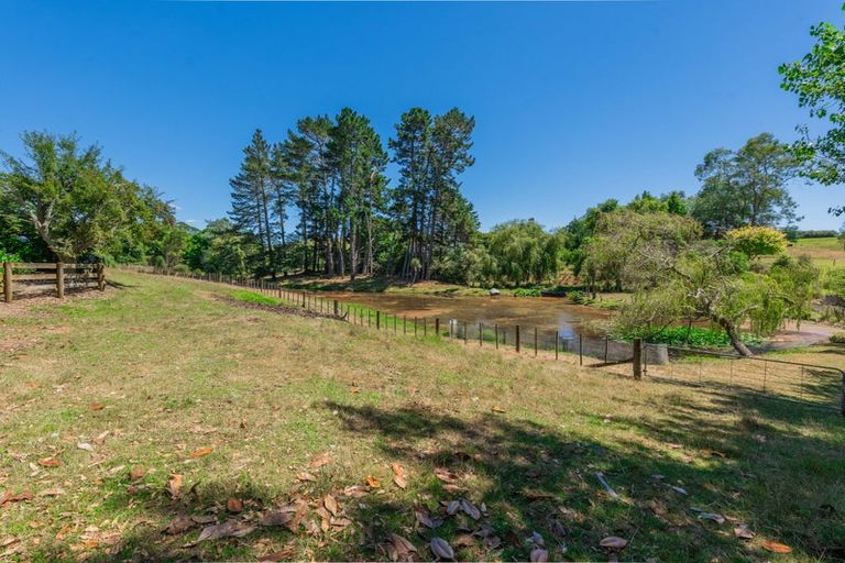 Photo of property in 964 Churchill Road, Pukekawa, Tuakau, 2696