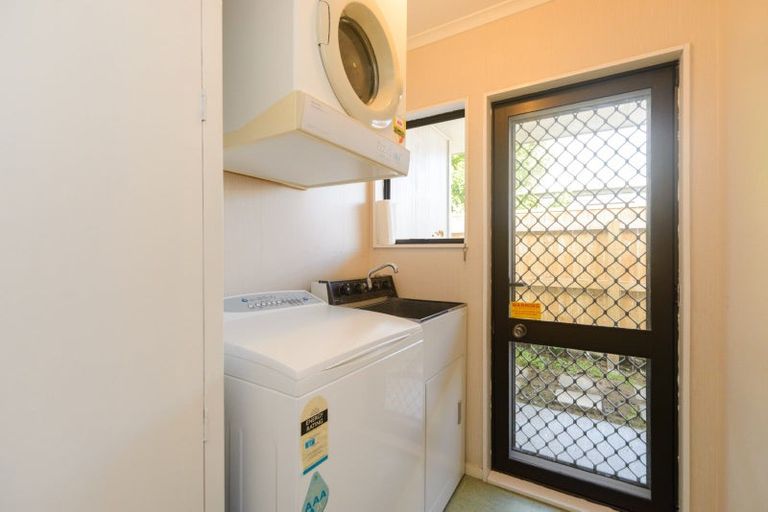 Photo of property in 45 Manapouri Crescent, Hokowhitu, Palmerston North, 4410