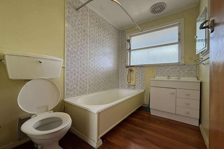 Photo of property in 246 Taita Drive, Taita, Lower Hutt, 5011