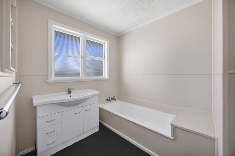 Photo of property in 198 Beaconsfield Road, Midhirst, Stratford, 4394