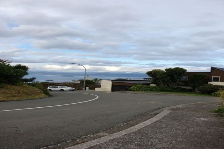 Photo of property in 1/10 Mataroa Avenue, Northland, Wellington, 6012