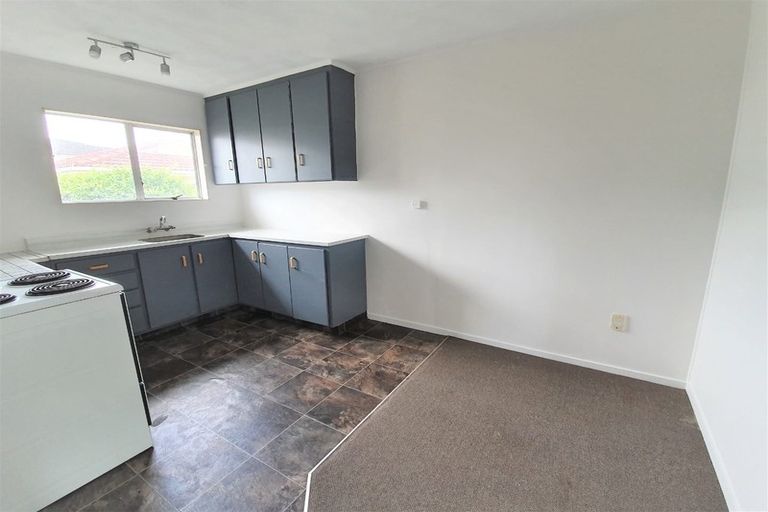 Photo of property in 2/330 Bucklands Road, Bucklands Beach, Auckland, 2012