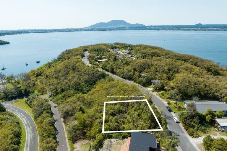 Photo of property in 9 Parawera Drive, Acacia Bay, Taupo, 3330